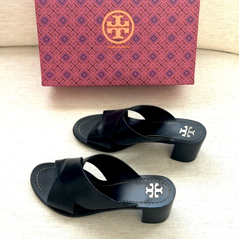 Tory Burch Montrose Mule. Black Leather. Size 8. Good Condition. Packaging.